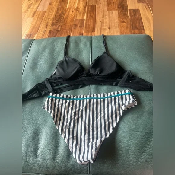 Black and White Striped Women's Bikini Set - Picture 2 of 2